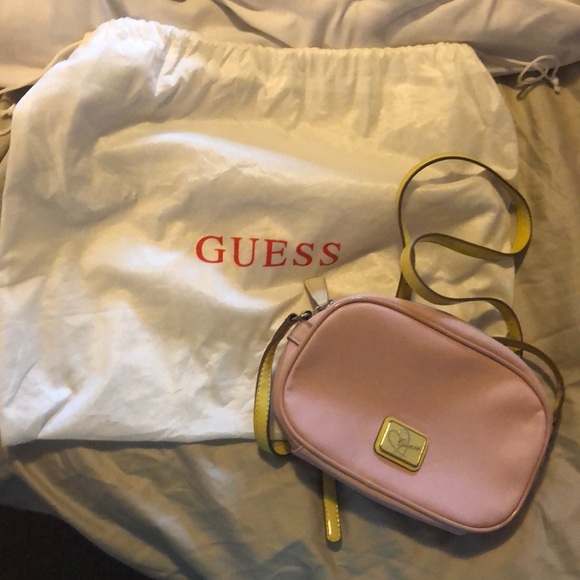 Great condition authentic Guess crossbody!